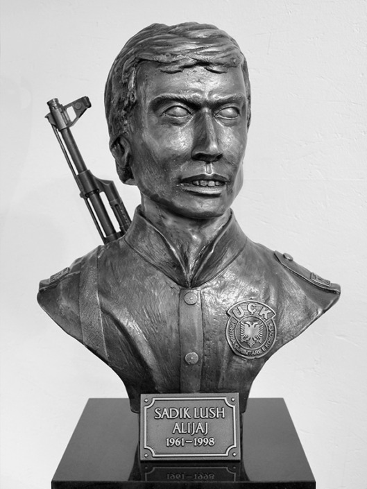 Portraitbüste eines UCK-Kämpfers