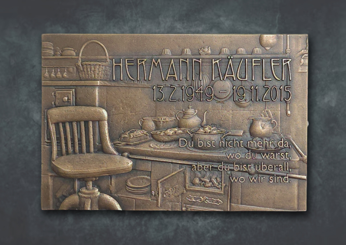 Schriftplatte aus Bronze für Urnengrab